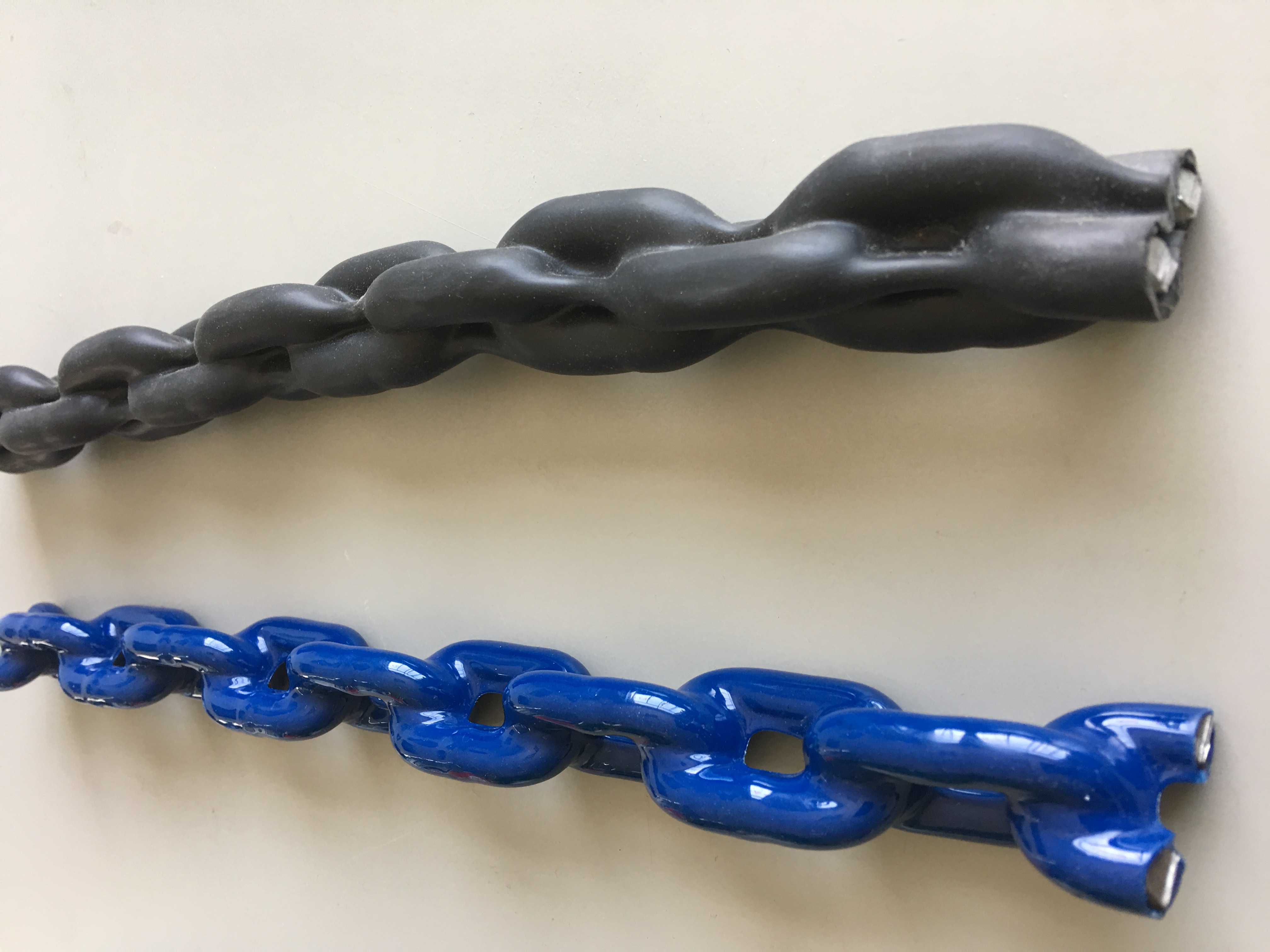 Elevator compensation chain